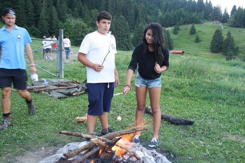 Village Camps International Summer Camp Leysin, Switzerland 2025-08-09 https://www.villagecamps.com/journals_admin/images/710-10-campfire (29).jpg